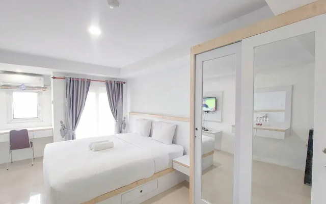 Relaxing Studio Apartment at Mansyur Residence