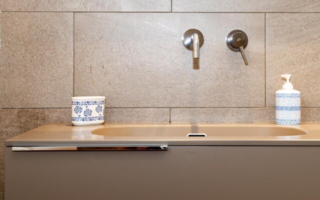 Luxury 1 in Como With 2 Bedrooms and 2 Bathrooms