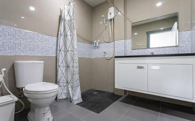 P2 Silom Large 2beds full kitchen WIFI 4-6pax