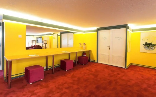 Mini Harem Hotel