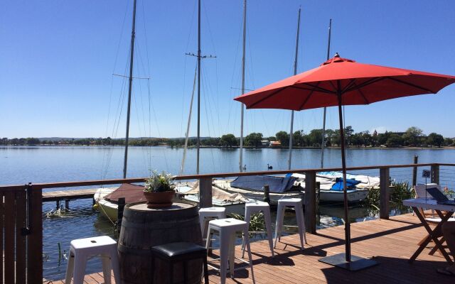 Lake Wendouree Apartments on Grove St