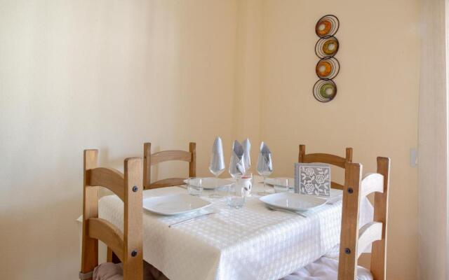 2261-Superb apt on the beach, on Duquesa harbour