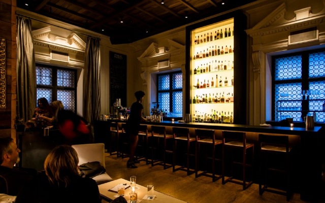 The Chicago Hotel Collection Ambassador Gold Coast