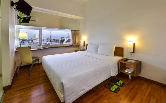 Whiz Hotel Pemuda Semarang
