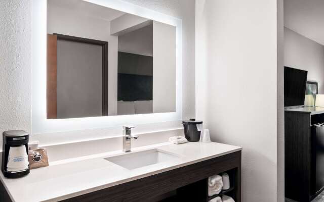 La Quinta Inn by Wyndham Indianapolis Airport Executive Dr