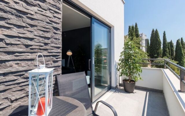 Residence Alpha Apartments