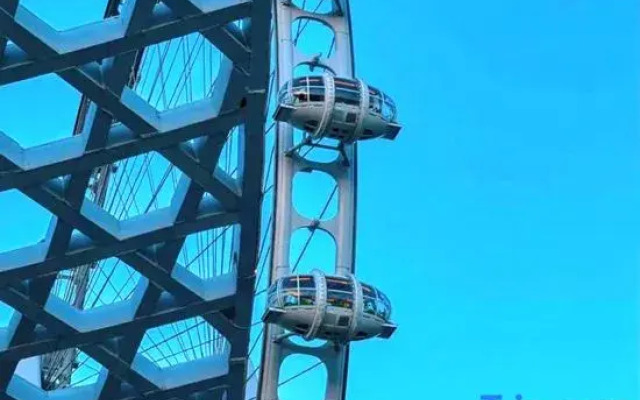 Yishang Hotel (Haiya Binfencheng Lingzhi Subway Station)