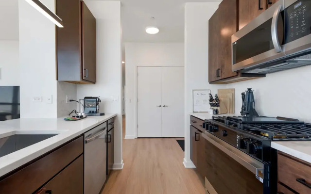 West Loop Group Retreat 2 Penthouses Balconies