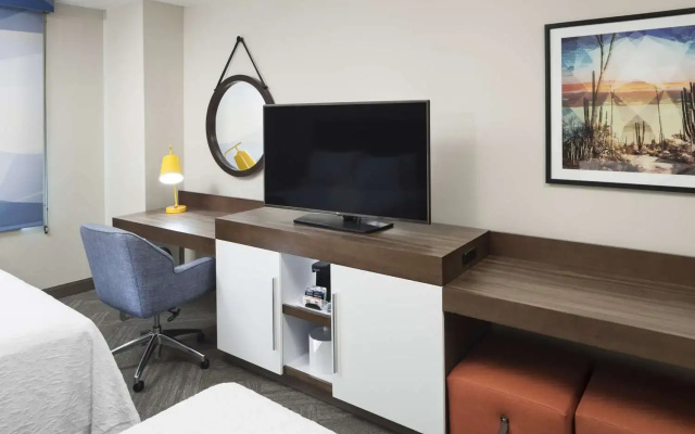 Hampton Inn And Suites Phoenix Downtown