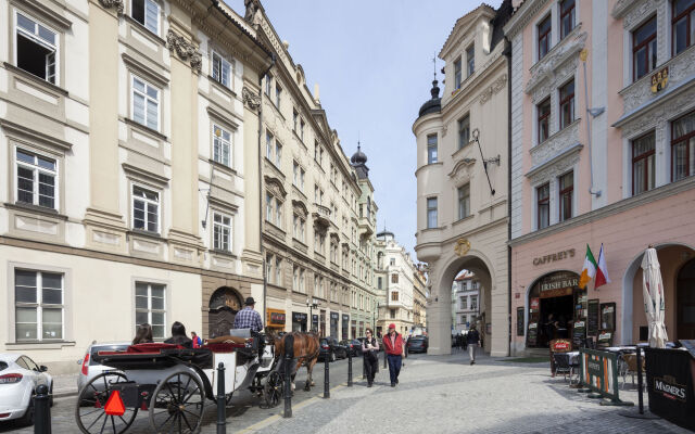 Old Town Square - Dlouha Apartments