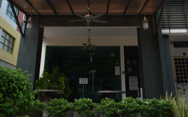 Putra One Avenue Hotel