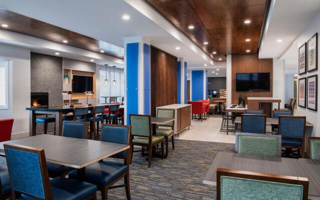 Holiday Inn Express & Suites Saskatoon by IHG