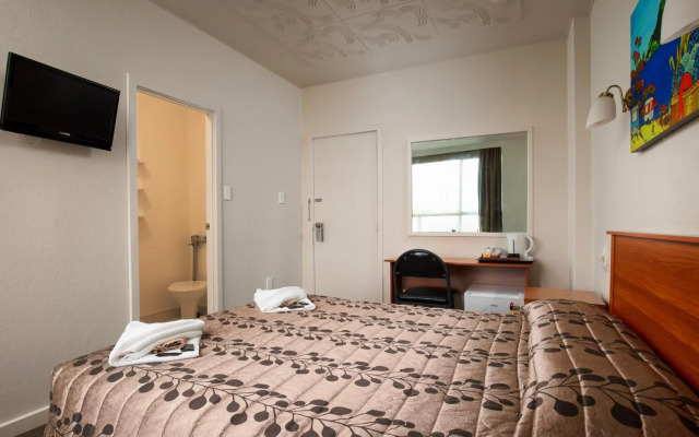 Kiwi International Hotel