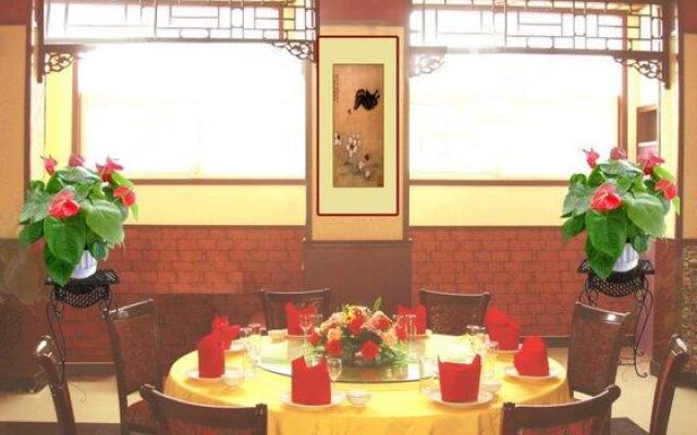 Universal Jinghang Airport Hotel