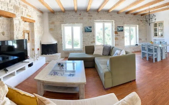 Villa Joy in Ampelas Paros