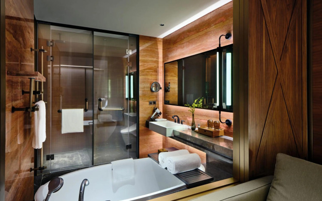 InterContinental Shanghai Wonderland by IHG