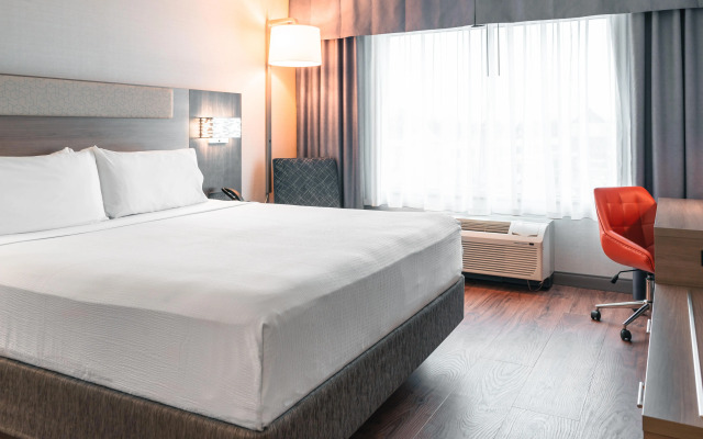 Holiday Inn Express & Suites Kingston Central by IHG