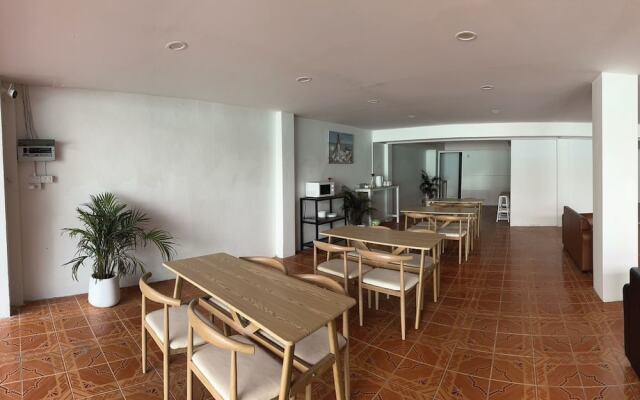 MONTANA Hotel & Hostel Phuket