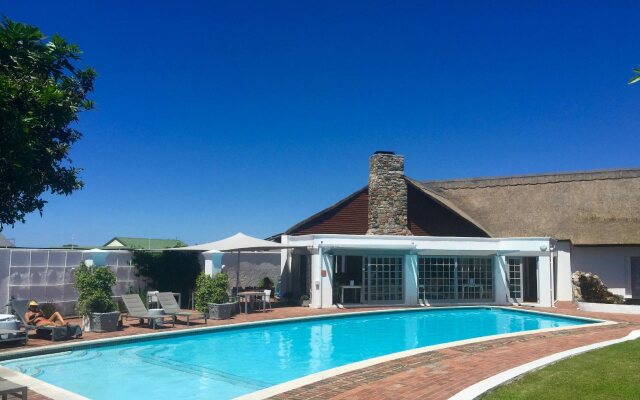 Whale Rock Luxury Lodge