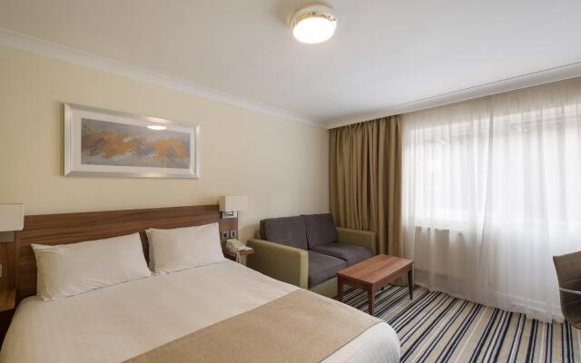 Holiday Inn Swindon by IHG