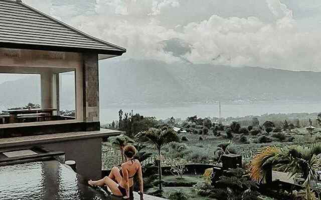 Batur Green Hill