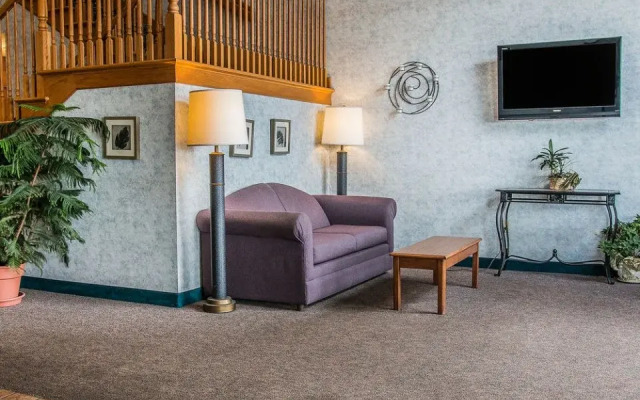 Dunes Express Inn & Suites