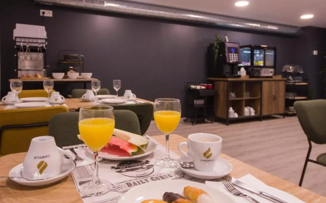 U-Hotel Dario Lugo
