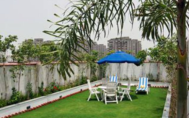 Lemon Tree Hotel, East Delhi Mall, Kaushambi