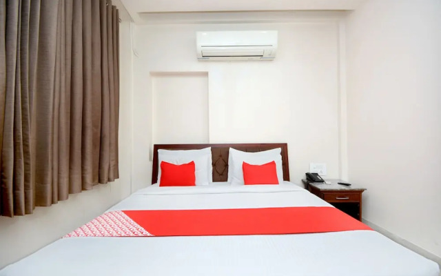 Leela Residency By OYO Rooms