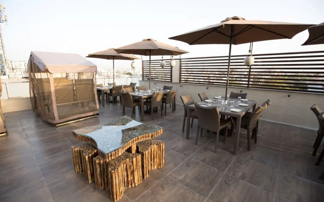 White Mushroom hotel - V Inn