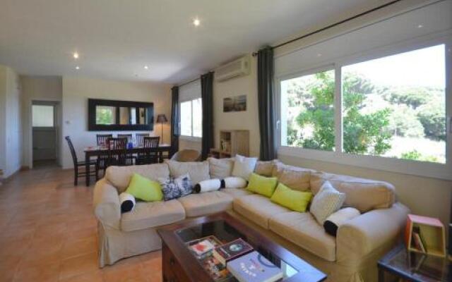 Villa Alveniz- Ref 197