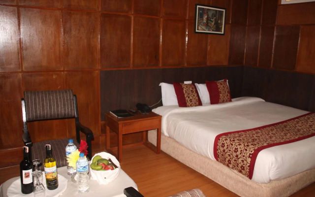 Hotel Srinagar