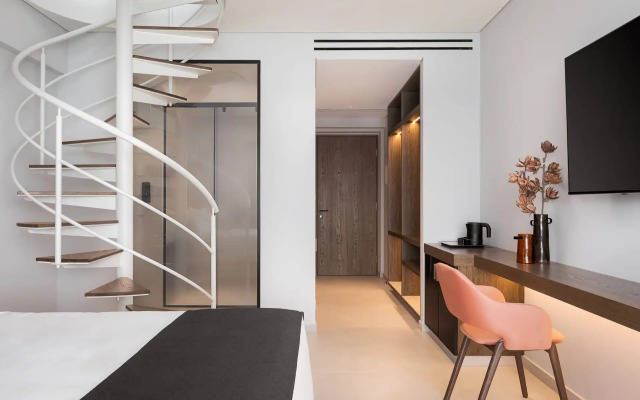 Avant Blue Boutique Hotel