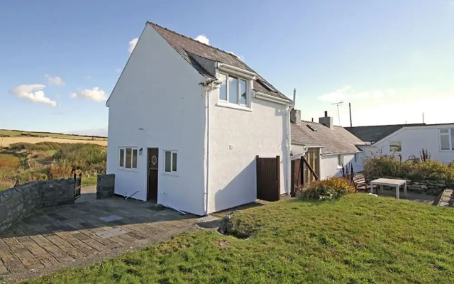 Beach House - Dryll-y-gro