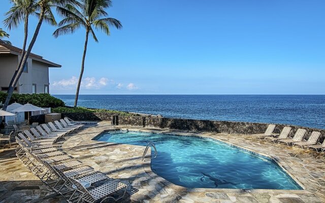 Hale Alaula (Sea Village 1105) by RedAwning