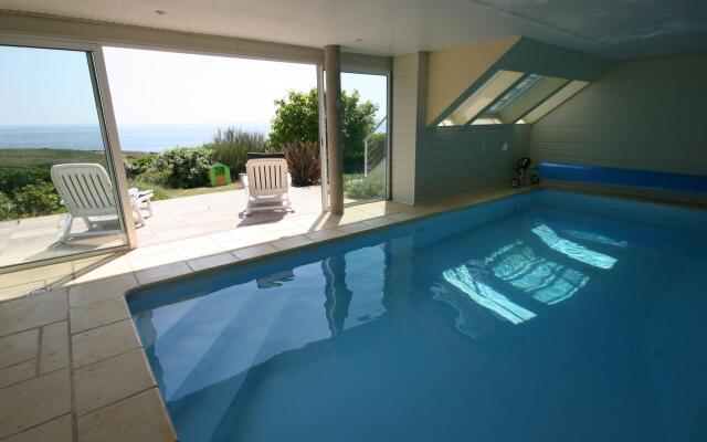 Modern Villa in Clohars-Carnoët with Private Swimming Pool