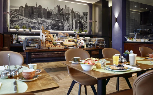 Lindner Hotel Frankfurt Main Plaza, part of JdV by Hyatt