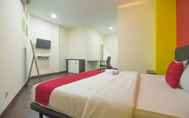 RedDoorz near ITC Mangga Dua – Guest Rooms – Jakarta
