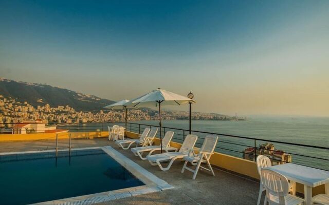 Aqua Vista Hotel
