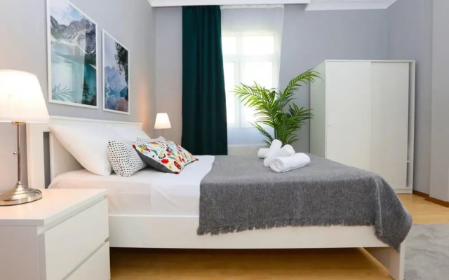 Amazing Flat Near Bagdat Street With Enticing Interior Design in Kadikoy