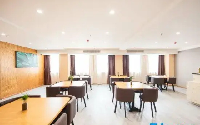 Tianyuan Culture Hotel (Funing Road Metro Station)