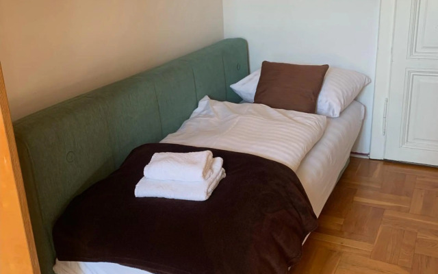 Stylish, Cosy & Central "Self-Check-In" Apartment