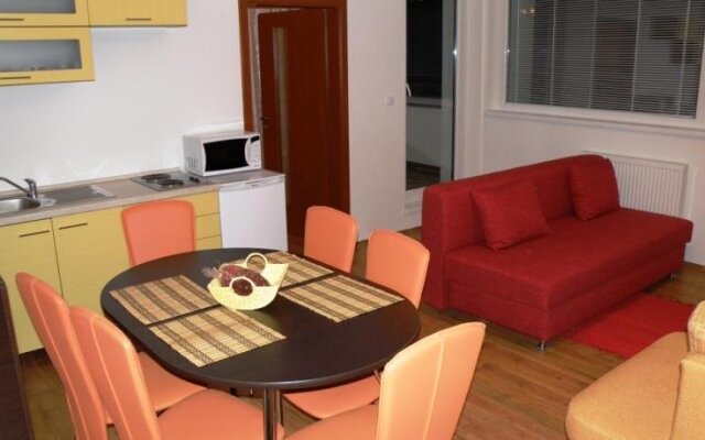 Apartmanovy Dom Triangel