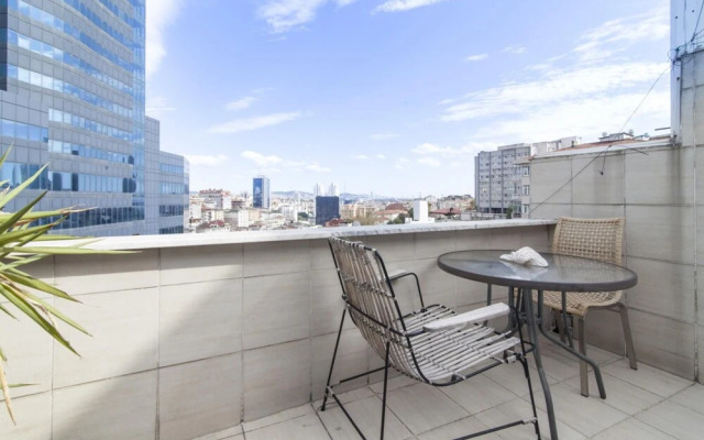 Central Flat 650 m to Metro and Cevahir in Sisli