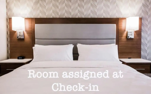 Holiday Inn Express Lethbridge Southeast by IHG