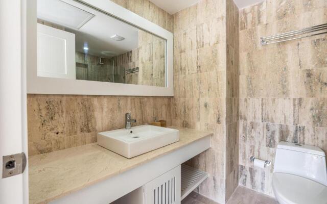 Newly Added El Portillo 2BR Apt