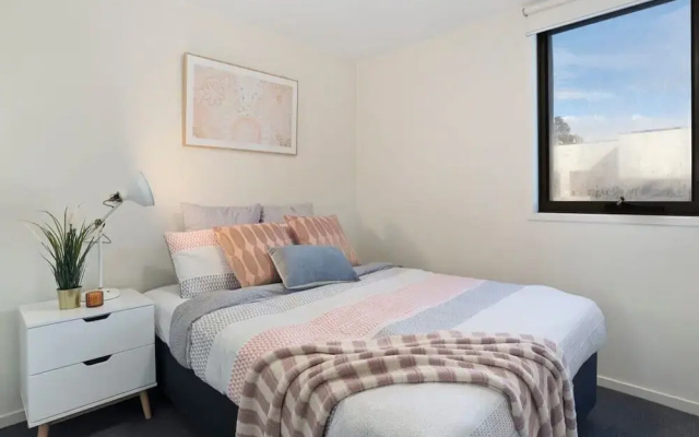 A Chic & Comfy 2BR Apt Near to Flemington Races
