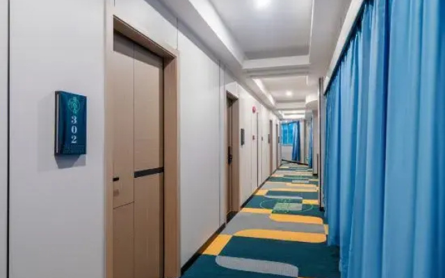 Longmen Jinrui Hotel