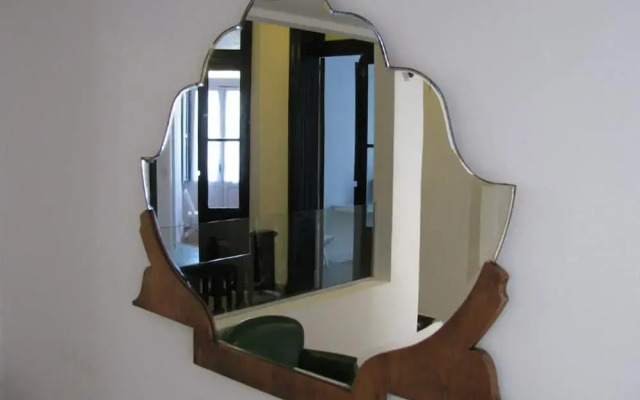 06 Soho Suites Bed & Breakfast