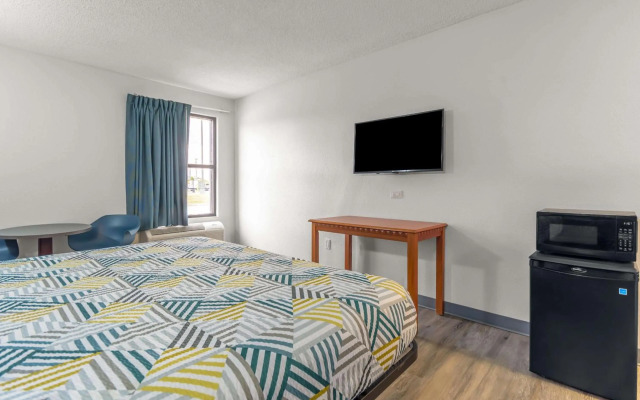 Motel 6 Franklin, OH